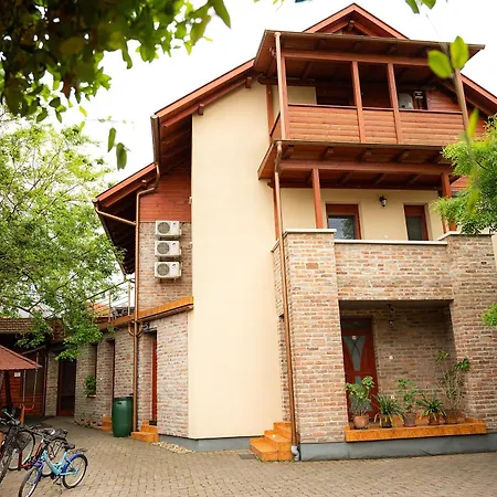 Babilon Szallas De Luxe Appartement Gyula